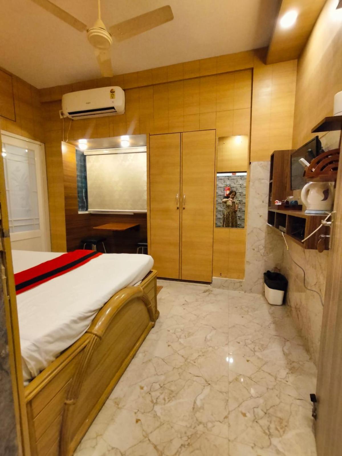 Kollolini Kolkata Bed and Breakfast Buitenkant foto